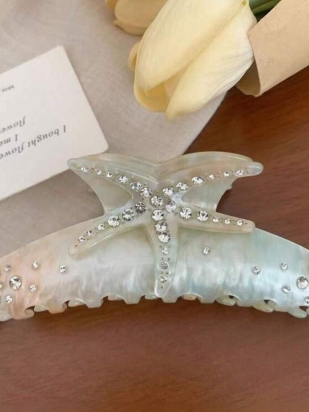 White Hair Clipwith Rhinestone Starfish M539